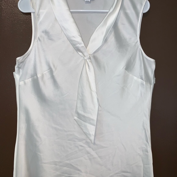 Top - Picture 3 of 4